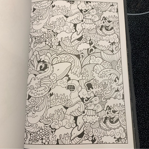 🧚🏿♂️3/$12🧚🏿♂️ Colour therapy book - Picture 5 of 7